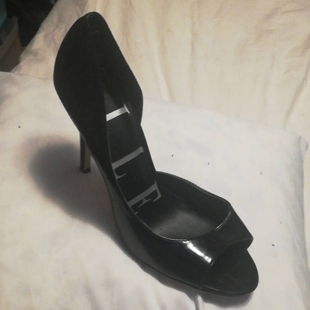 Elle pumps